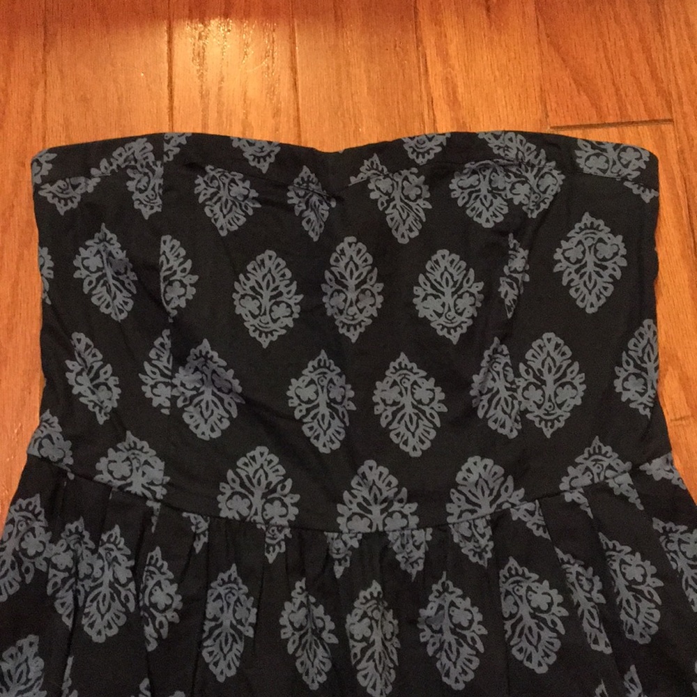 Old Navy Strapless Dress - Picture 2 of 5